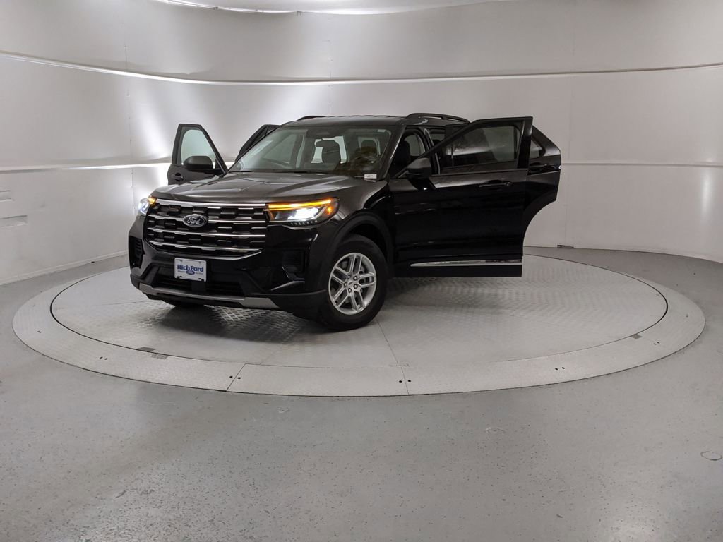 New 2025 Ford Explorer Active image 12