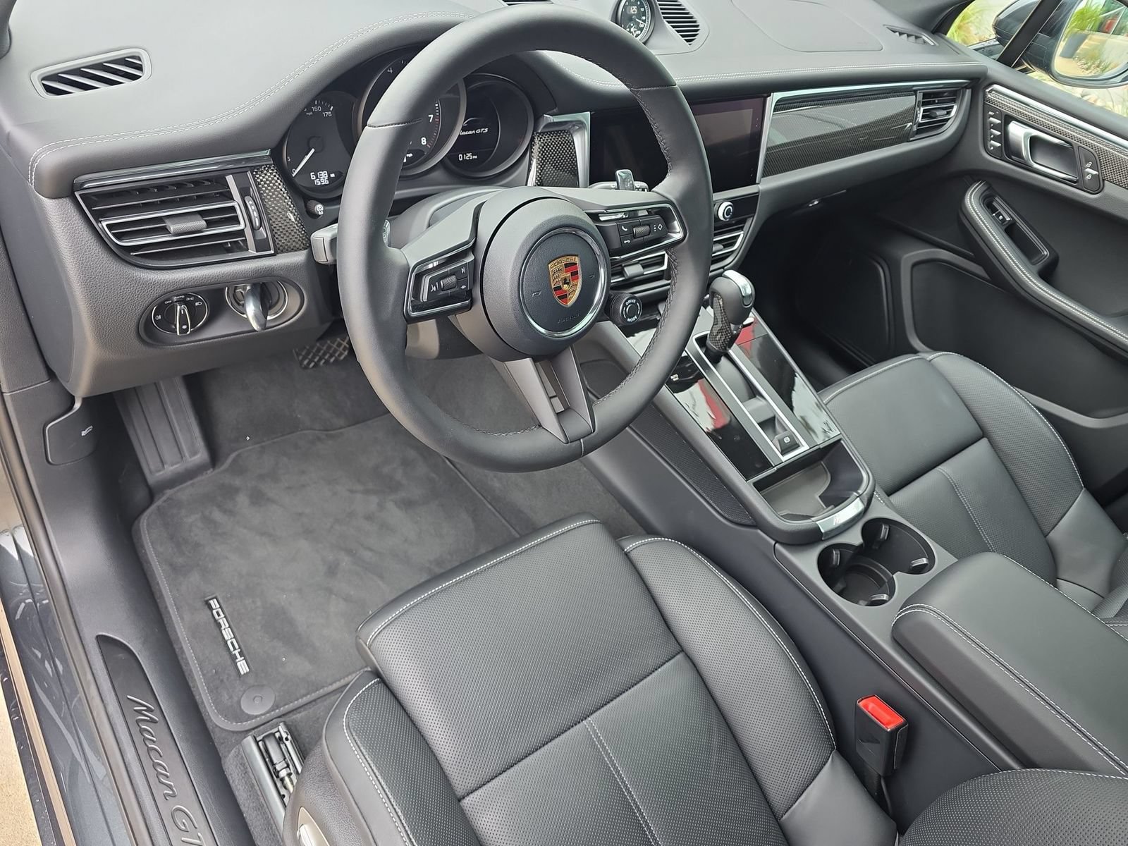 Certified 2026 Porsche Macan GTS AWD/4WD image 4