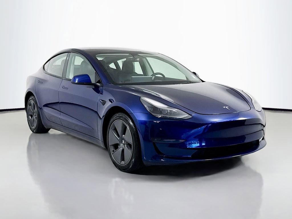 Used 2023 Tesla Model 3 Standard Range RWD image 3