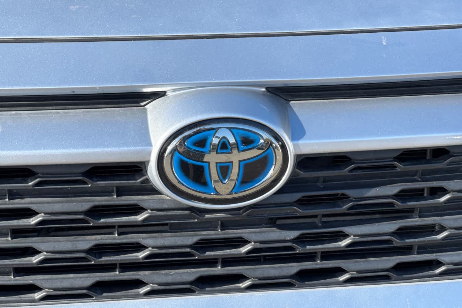 Used 2021 Toyota RAV4 XLE AWD/4WD image 16