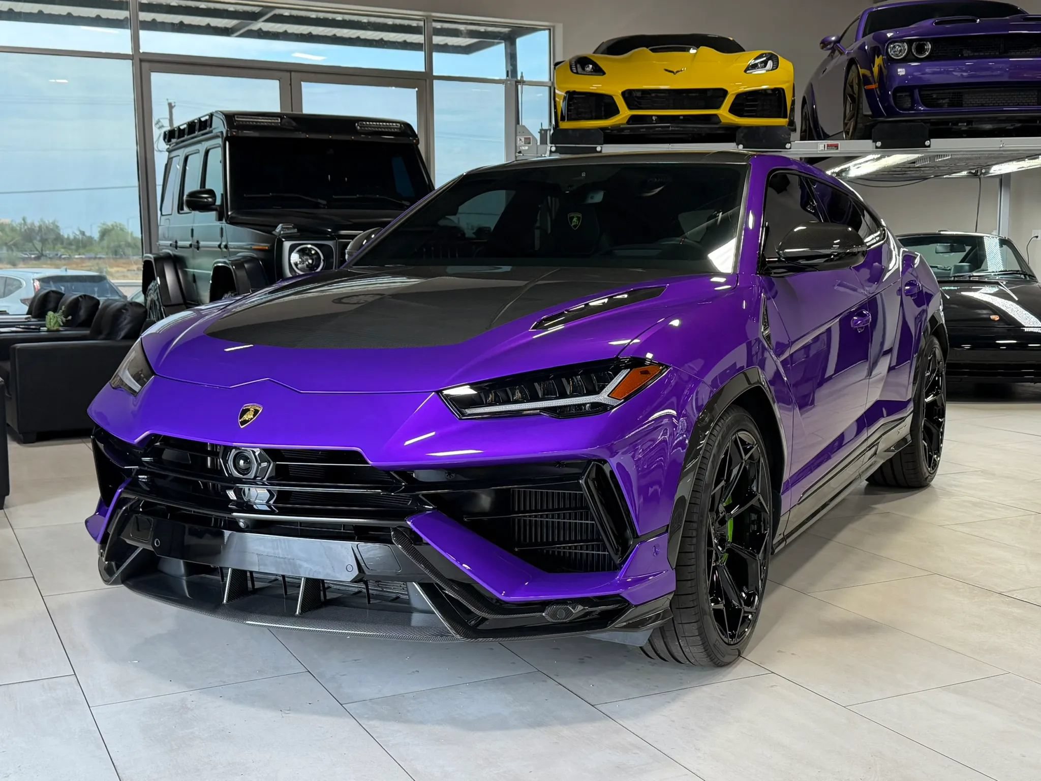 Used 2024 Lamborghini Urus Performante AWD/4WD image 2