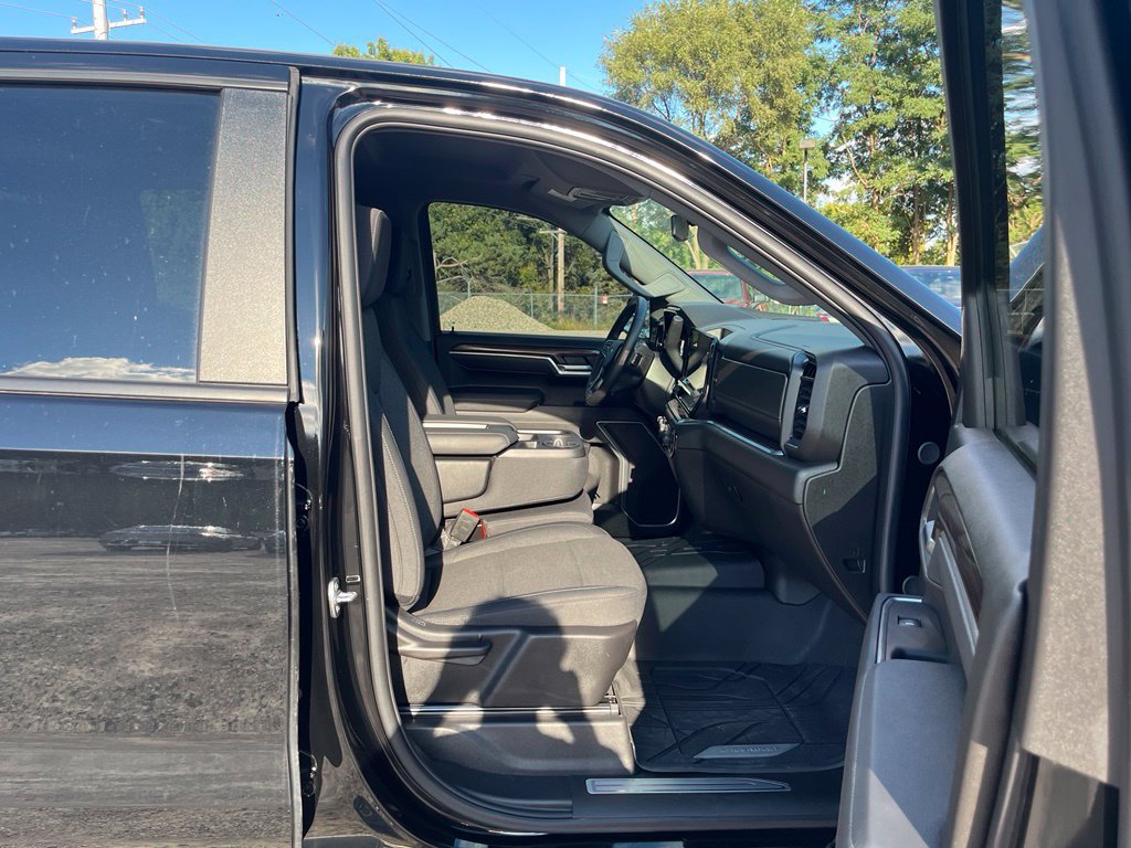 Used 2026 Chevrolet Silverado 1500 RST AWD/4WD image 32