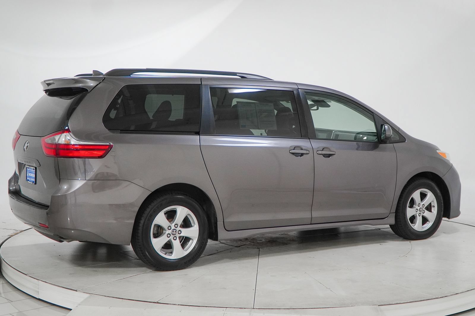 Used 2020 Toyota Sienna LE FWD image 13