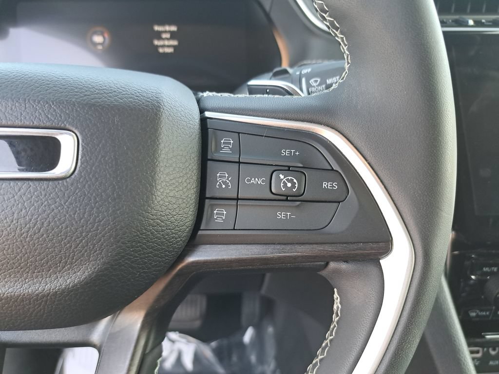 Certified 2023 Jeep Grand Cherokee L Limited AWD/4WD image 20
