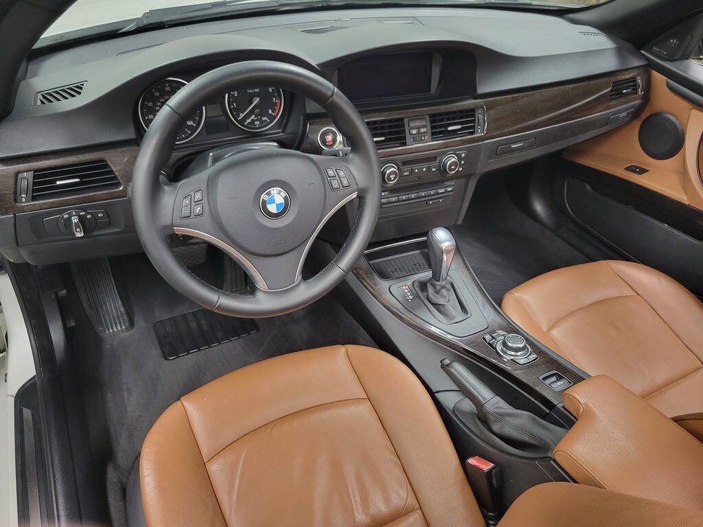 Used 2012 BMW 328i Convertible image 19