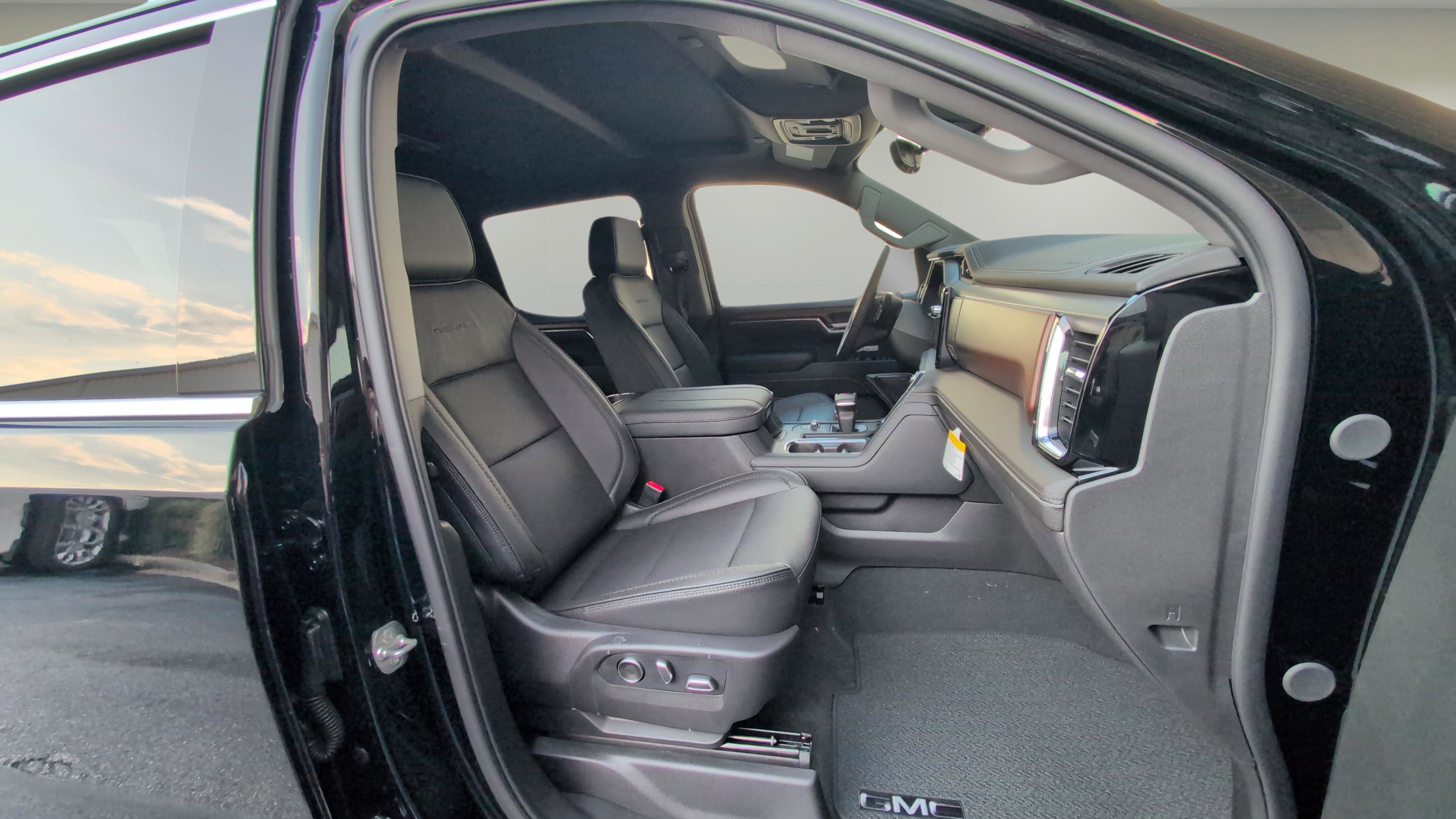 New 2026 GMC Sierra 1500 Denali w/ Technology Package image 12