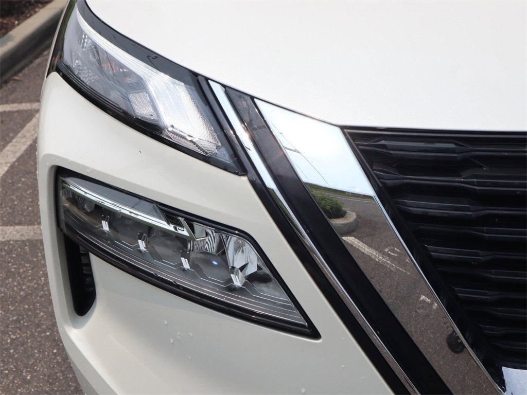 Certified 2022 Nissan Rogue SV image 12