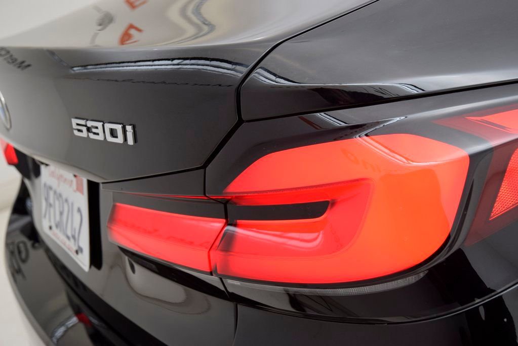 Used 2023 BMW 530i w/ Convenience Package image 14