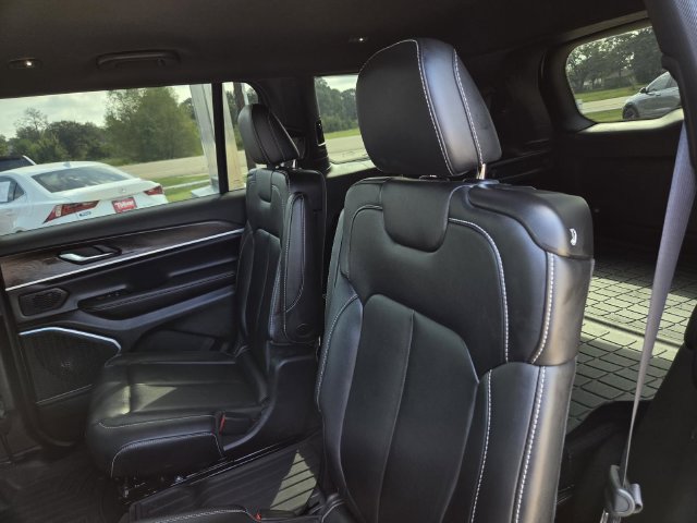 Used 2026 Jeep Grand Cherokee L Limited AWD/4WD image 28