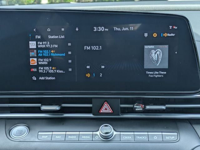 Certified 2023 Hyundai Elantra Limited FWD image 17
