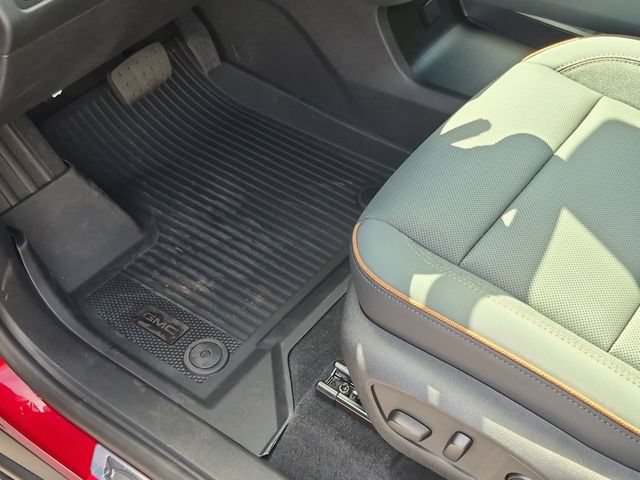 New 2026 GMC Acadia AT4 w/ LPO, Floor Liner Package AWD/4WD image 37
