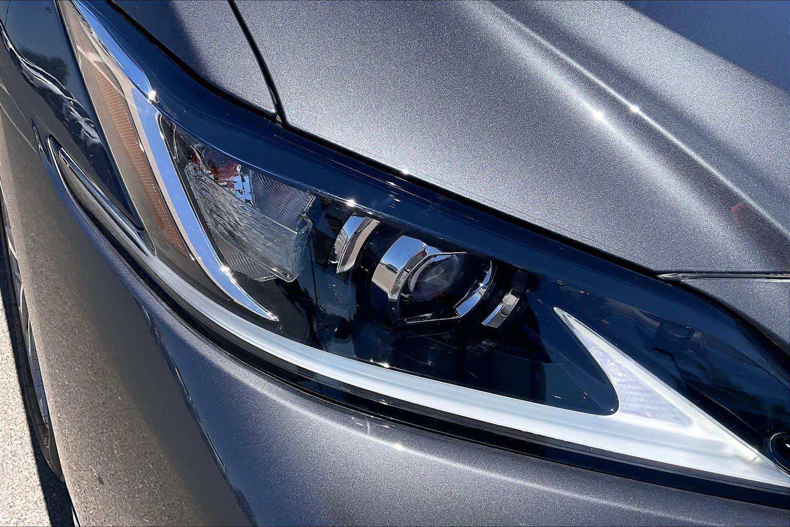 Used 2025 Lexus ES 350 w/ Accessory Package (P3) FWD image 26