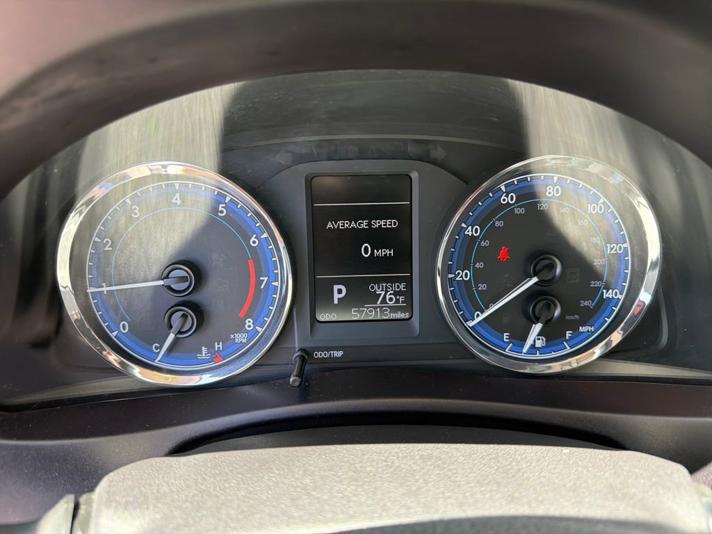 Used 2018 Toyota Corolla LE FWD image 29