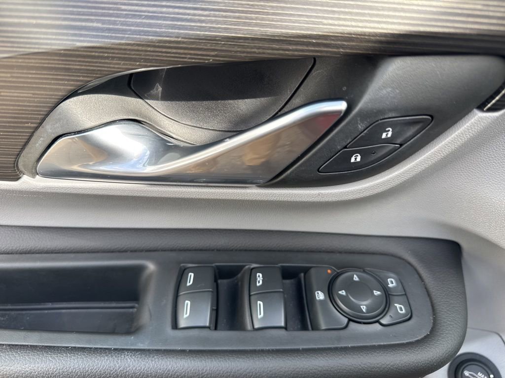 Used 2022 GMC Terrain SLE w/ Driver Convenience Package FWD image 13