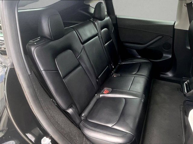 Used 2024 Tesla Model Y 2WD image 29