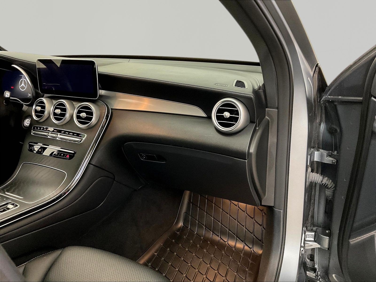 Certified 2023 Mercedes-Benz GLC 300 4MATIC Coupe image 26