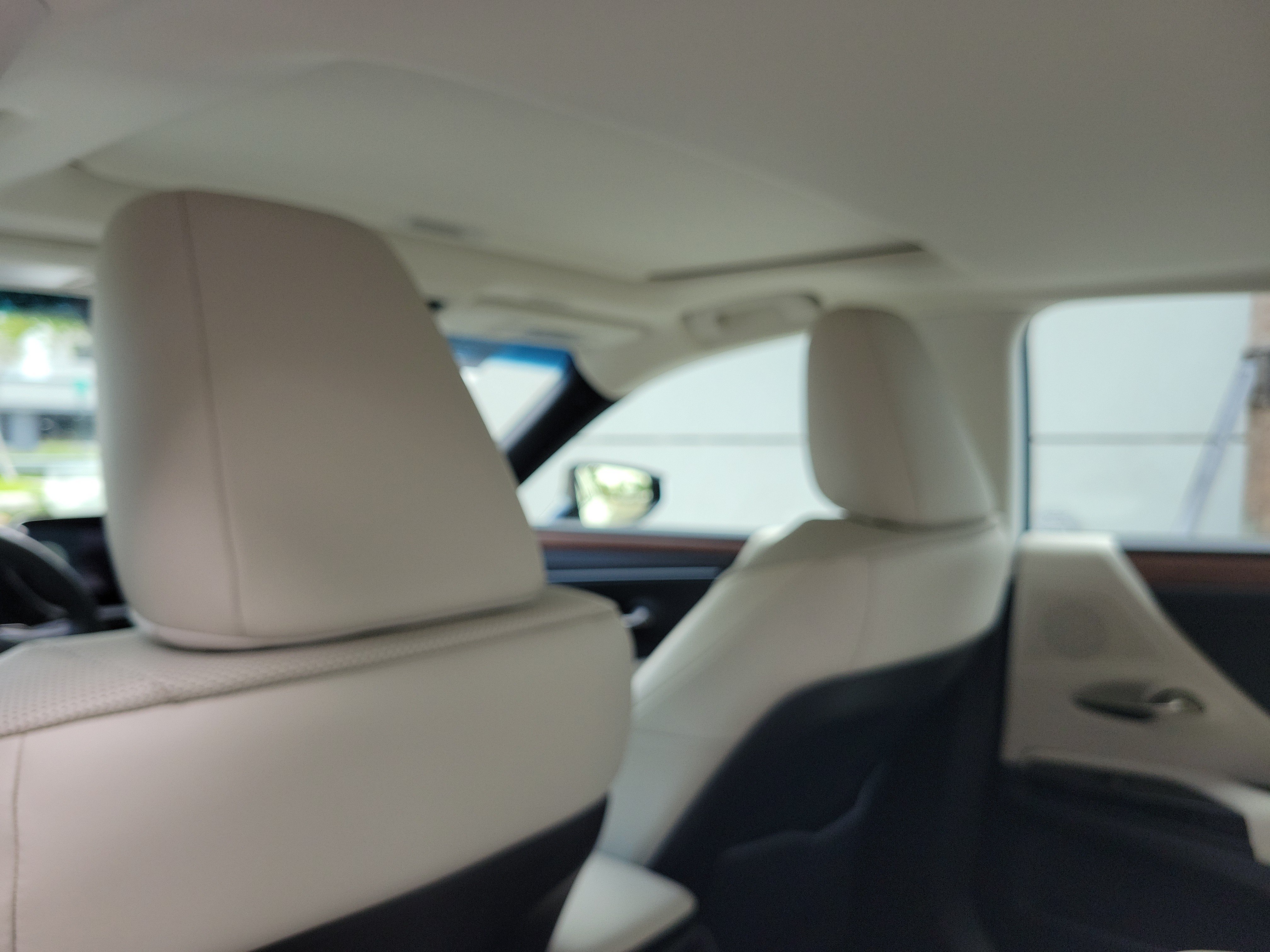 Used 2025 Lexus ES 350 w/ Premium Package FWD image 13