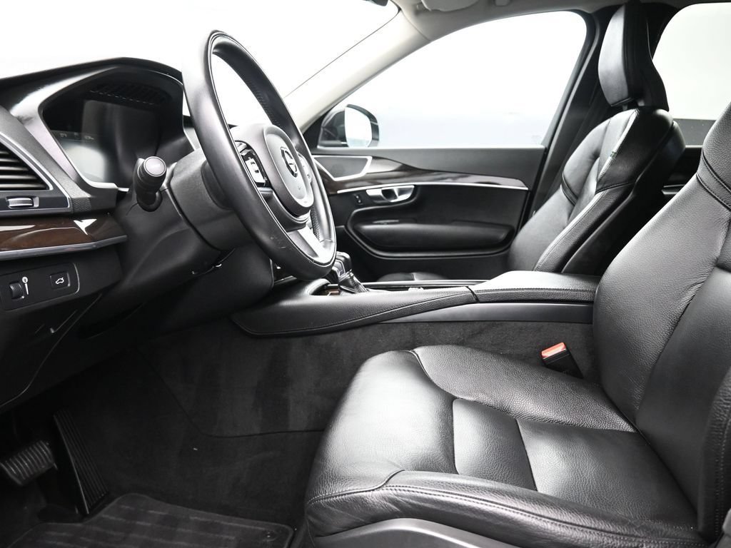 Used 2019 Volvo XC90 T6 Momentum w/ Protection Package Premier AWD/4WD image 9