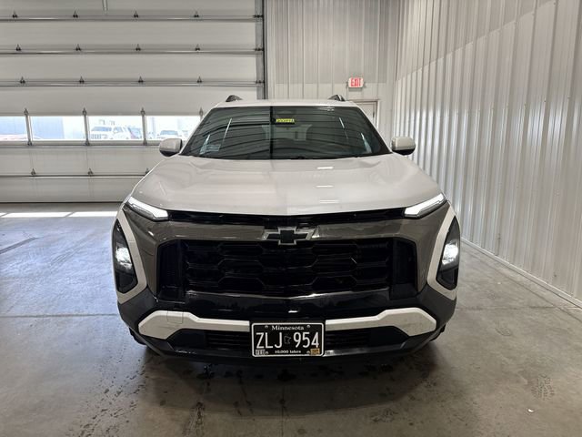 Used 2025 Chevrolet Equinox ACTIV w/ Convenience Package III image 3