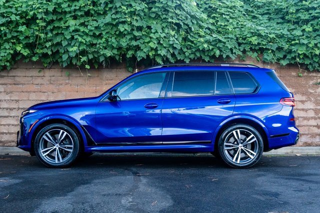Used 2023 BMW X7 M60i w/ Executive Package image 8