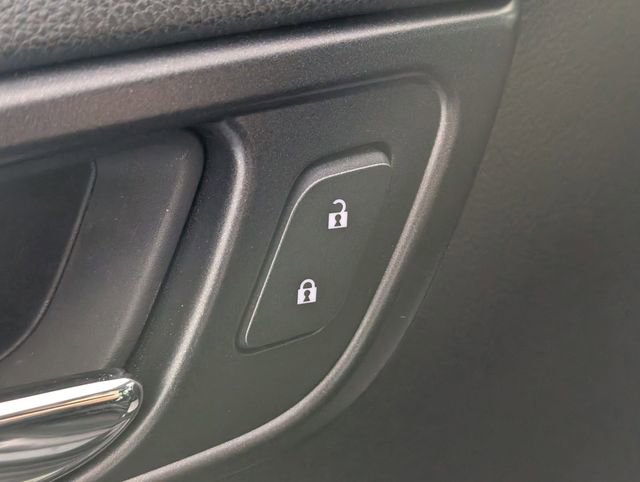 Used 2018 Chevrolet Tahoe LT image 11