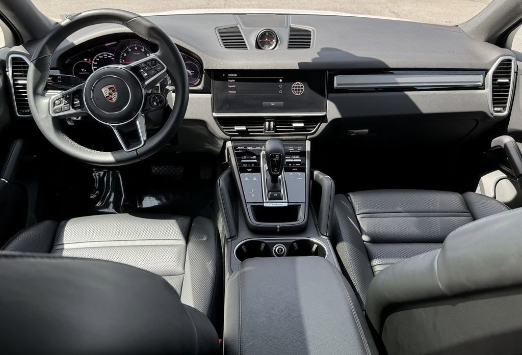 Used 2023 Porsche Cayenne Coupe AWD/4WD image 28