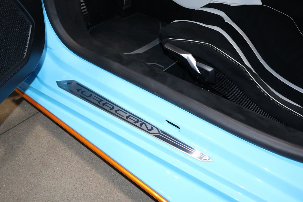 Used 2021 Lamborghini Huracan STO image 34