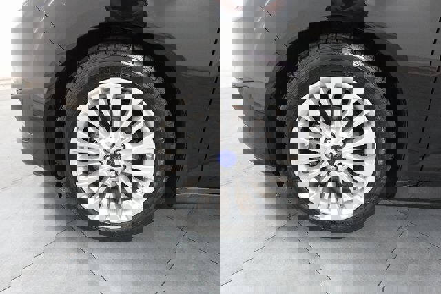 Used 2017 Ford C-MAX SE image 25