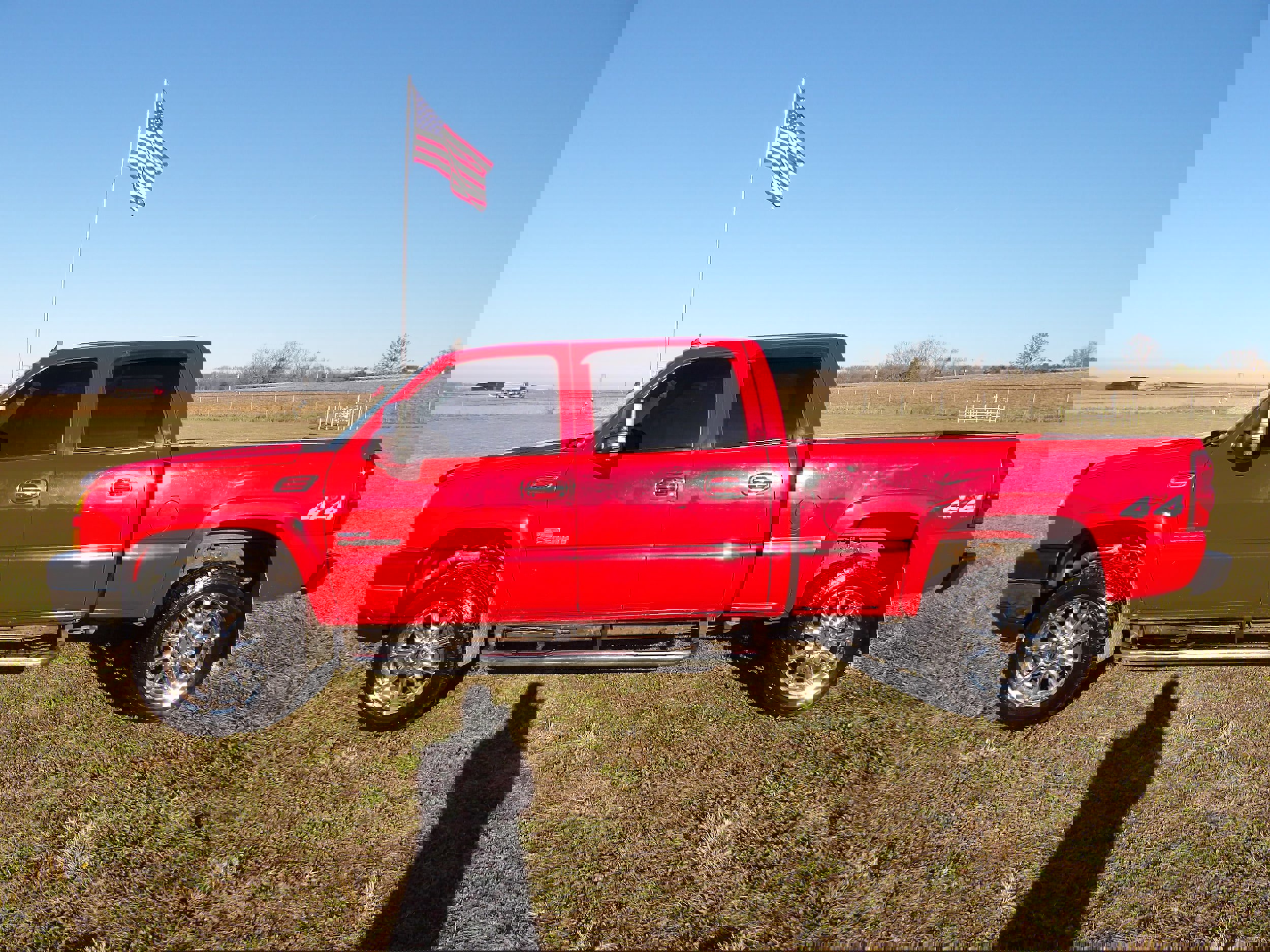 Used 2006 Chevrolet Silverado 2500 LT w/ Heavy-Duty Power Package image 2