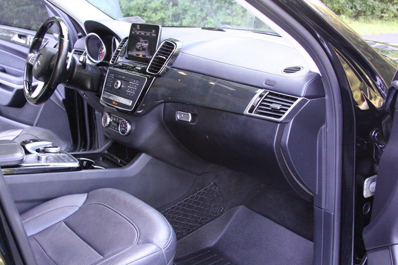 Used 2018 Mercedes-Benz GLS 550 4MATIC w/ Driver Assistance Package image 50