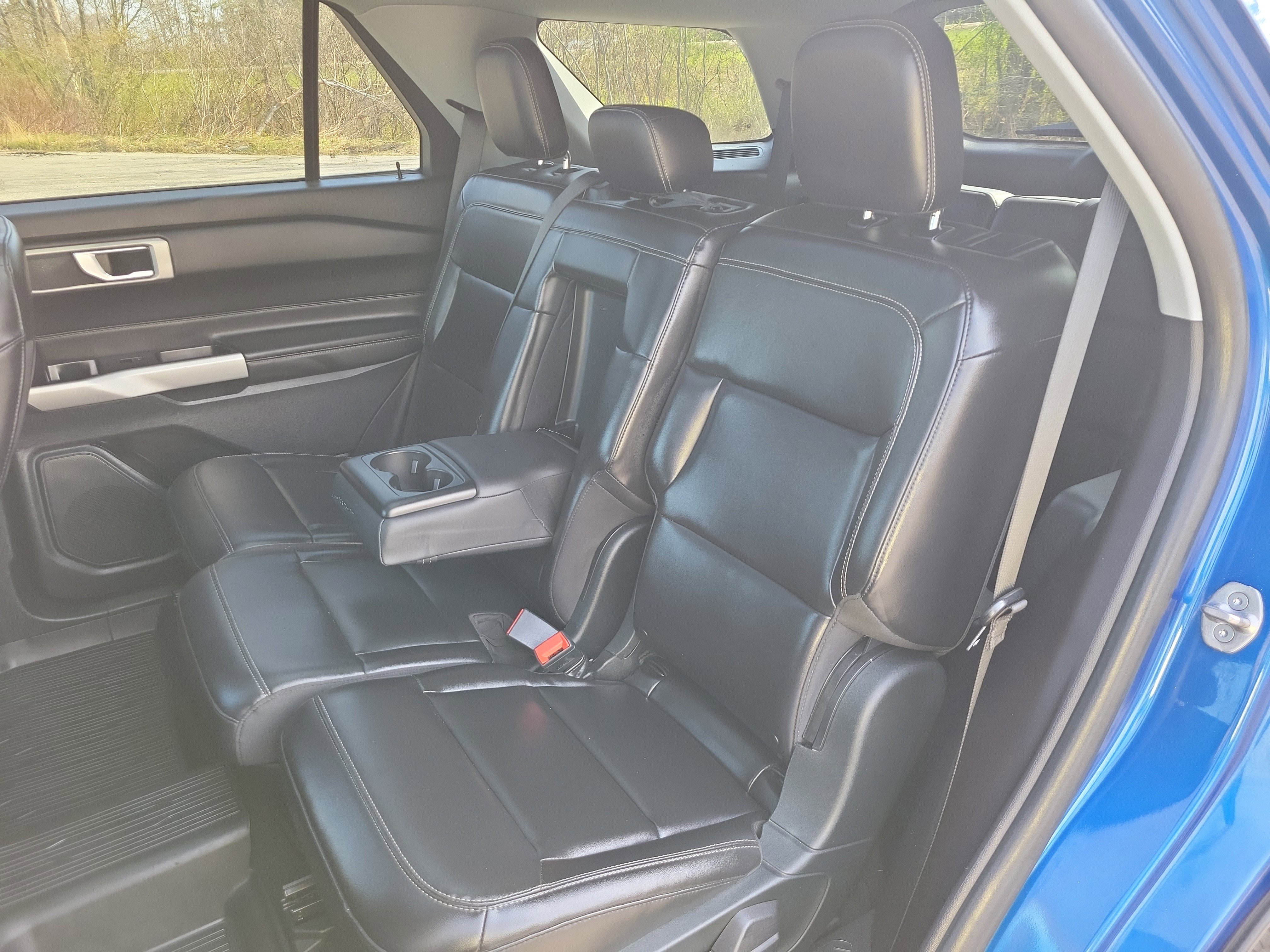Used 2021 Ford Explorer XLT w/ Equipment Group 202A AWD/4WD image 16