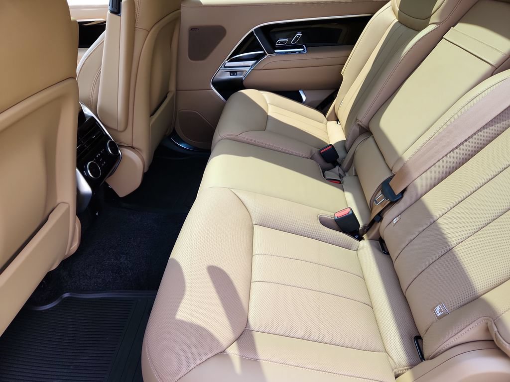 New 2026 Land Rover Range Rover Long Wheelbase SE AWD/4WD image 5