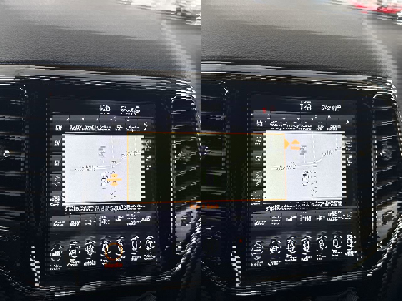 Used 2022 Jeep Grand Cherokee Laredo X image 12