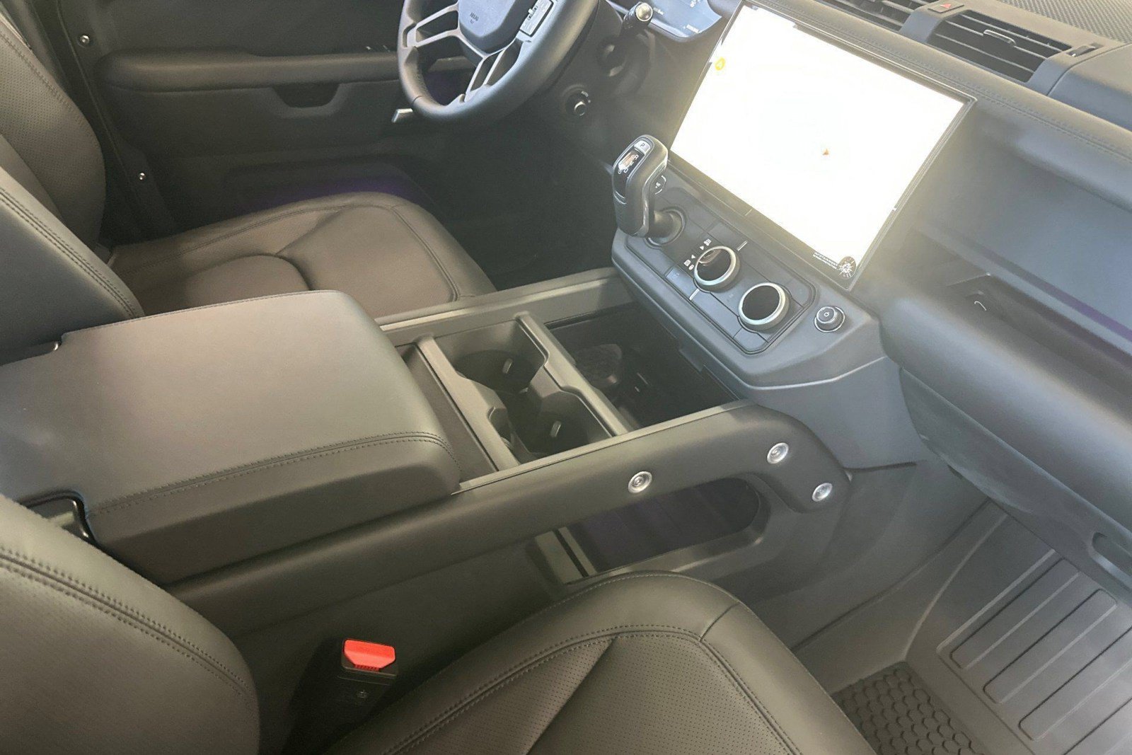 New 2026 Land Rover Defender 110 X-Dynamic SE AWD/4WD image 12