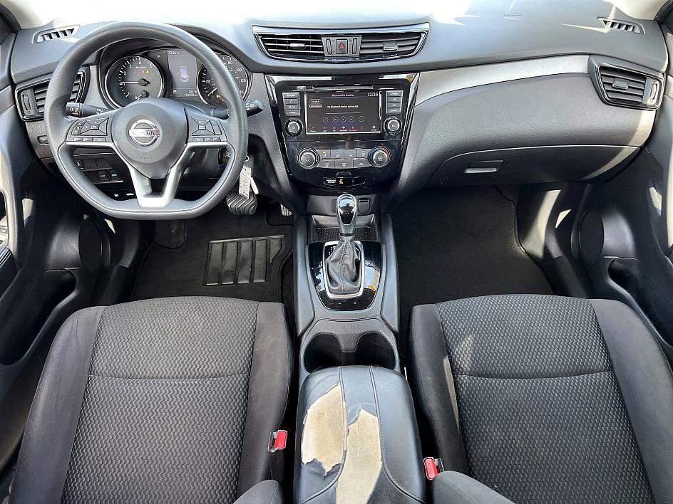 Used 2020 Nissan Rogue Sport S image 18