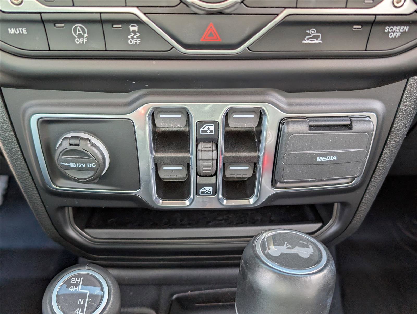 Used 2021 Jeep Wrangler Unlimited Sahara image 23