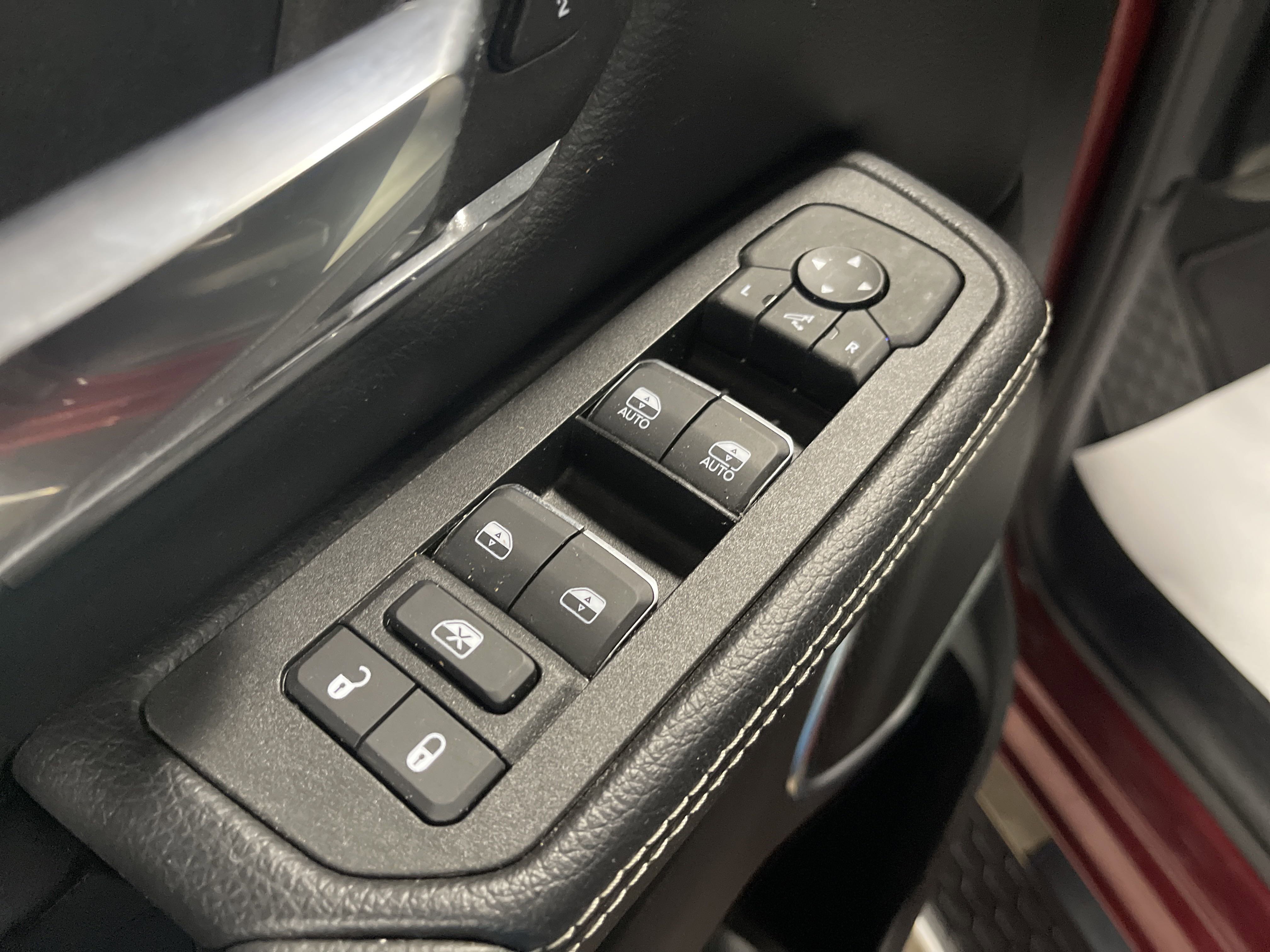 Used 2025 RAM 1500 Laramie w/ Sport Appearance Package image 11