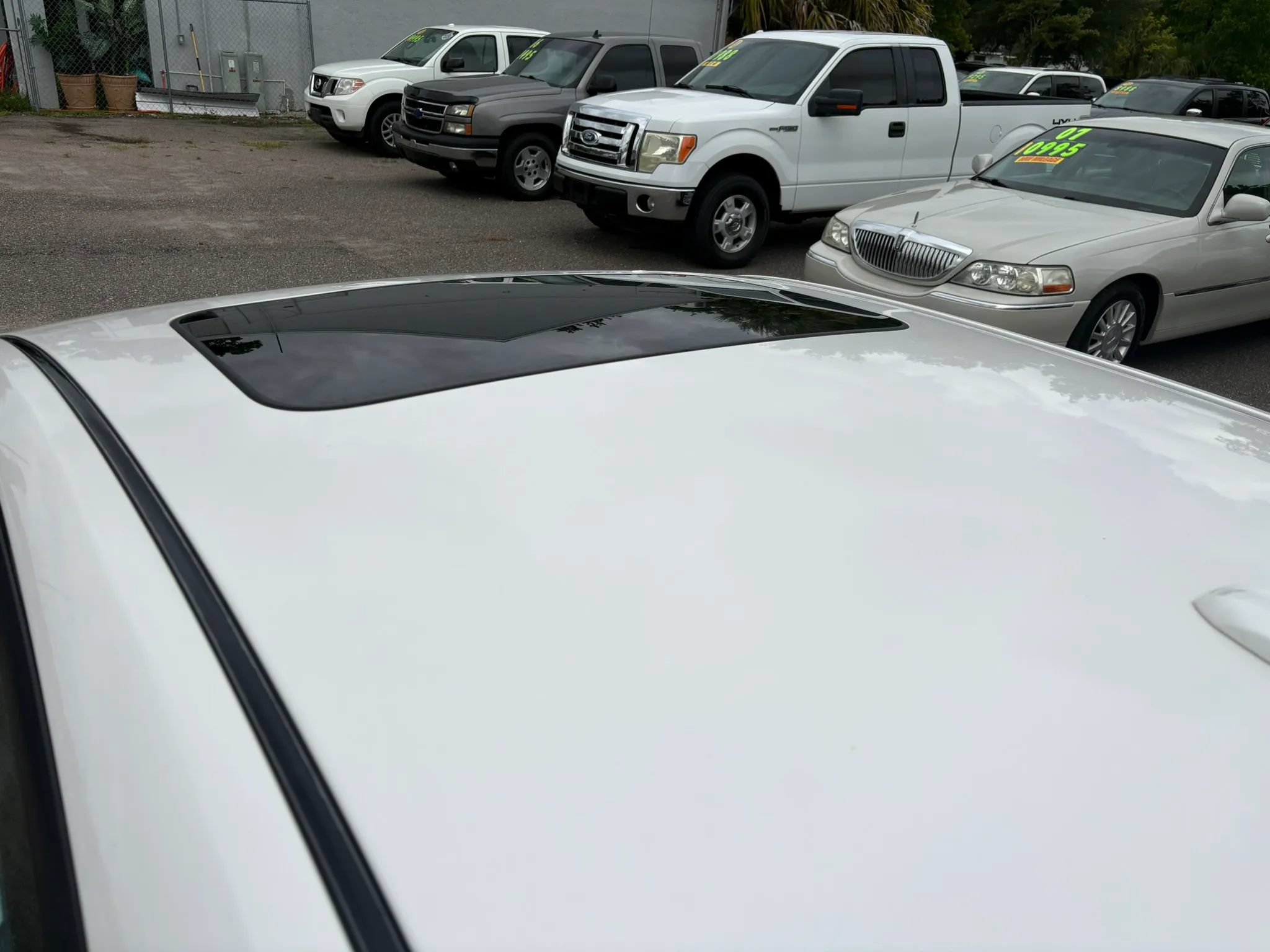 Used 2010 Lincoln MKZ FWD image 6