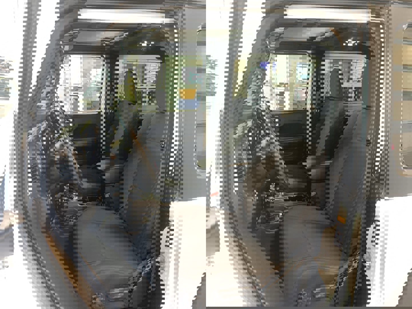 Used 2022 Jeep Wrangler Sport image 7