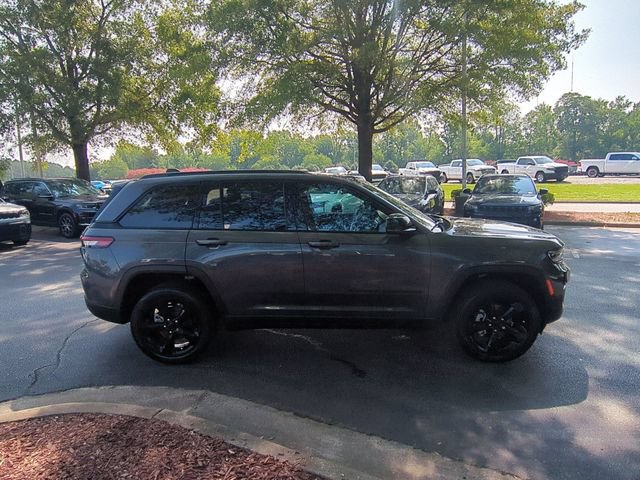 Certified 2025 Jeep Grand Cherokee Altitude AWD/4WD image 6