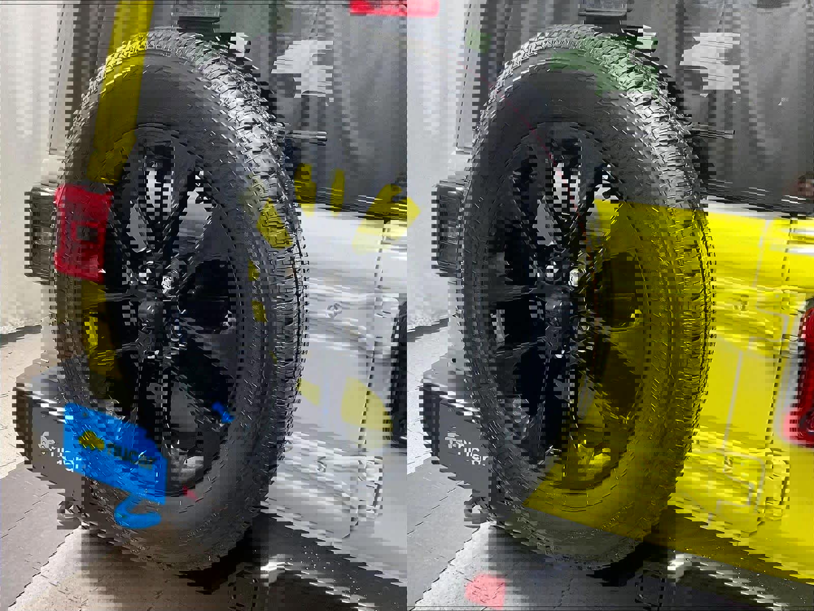 Used 2022 Jeep Wrangler Unlimited Sahara w/ Cold Weather Group AWD/4WD image 28