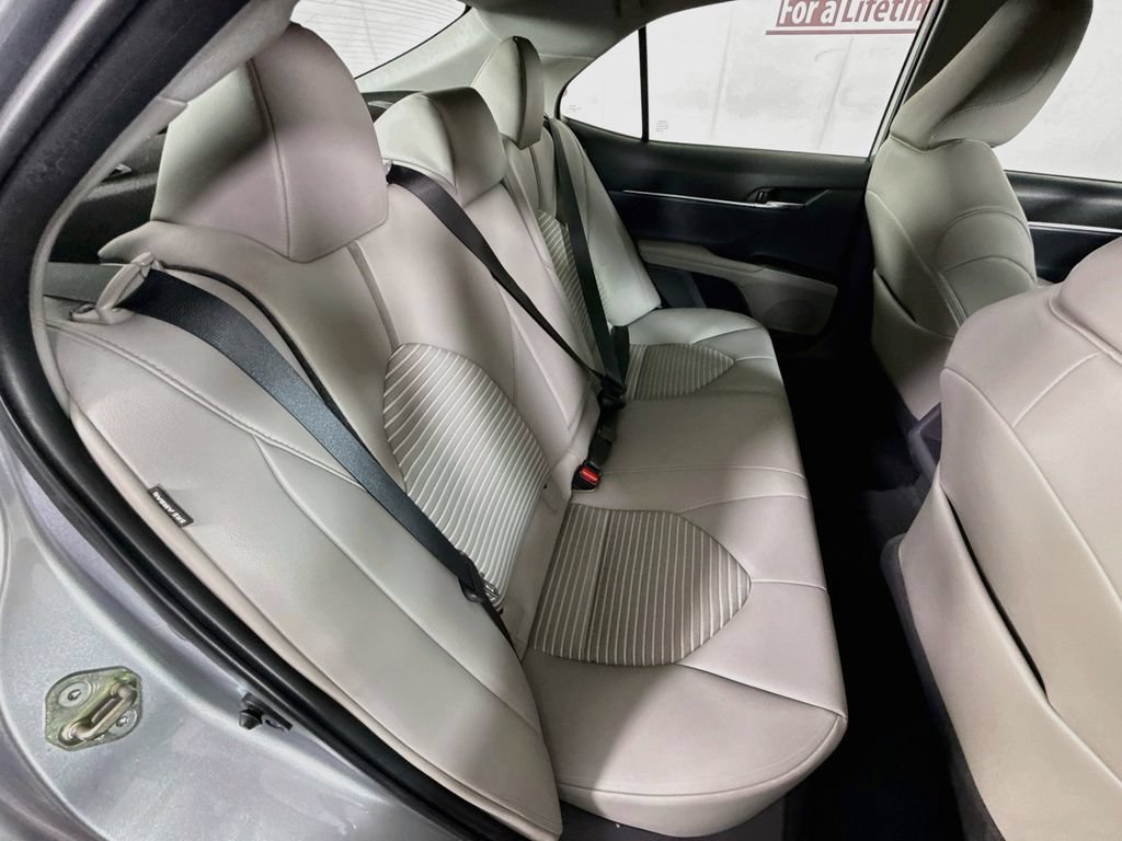 Used 2020 Toyota Camry SE FWD image 28