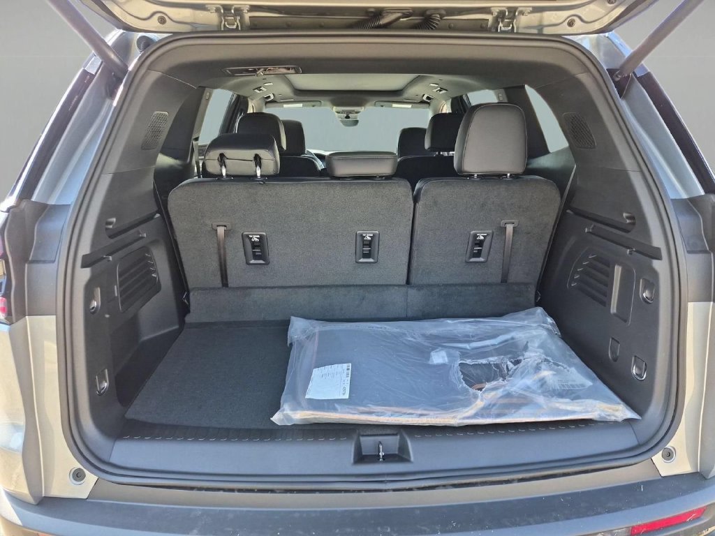 New 2026 GMC Acadia AT4 w/ Luxury Package AWD/4WD image 26