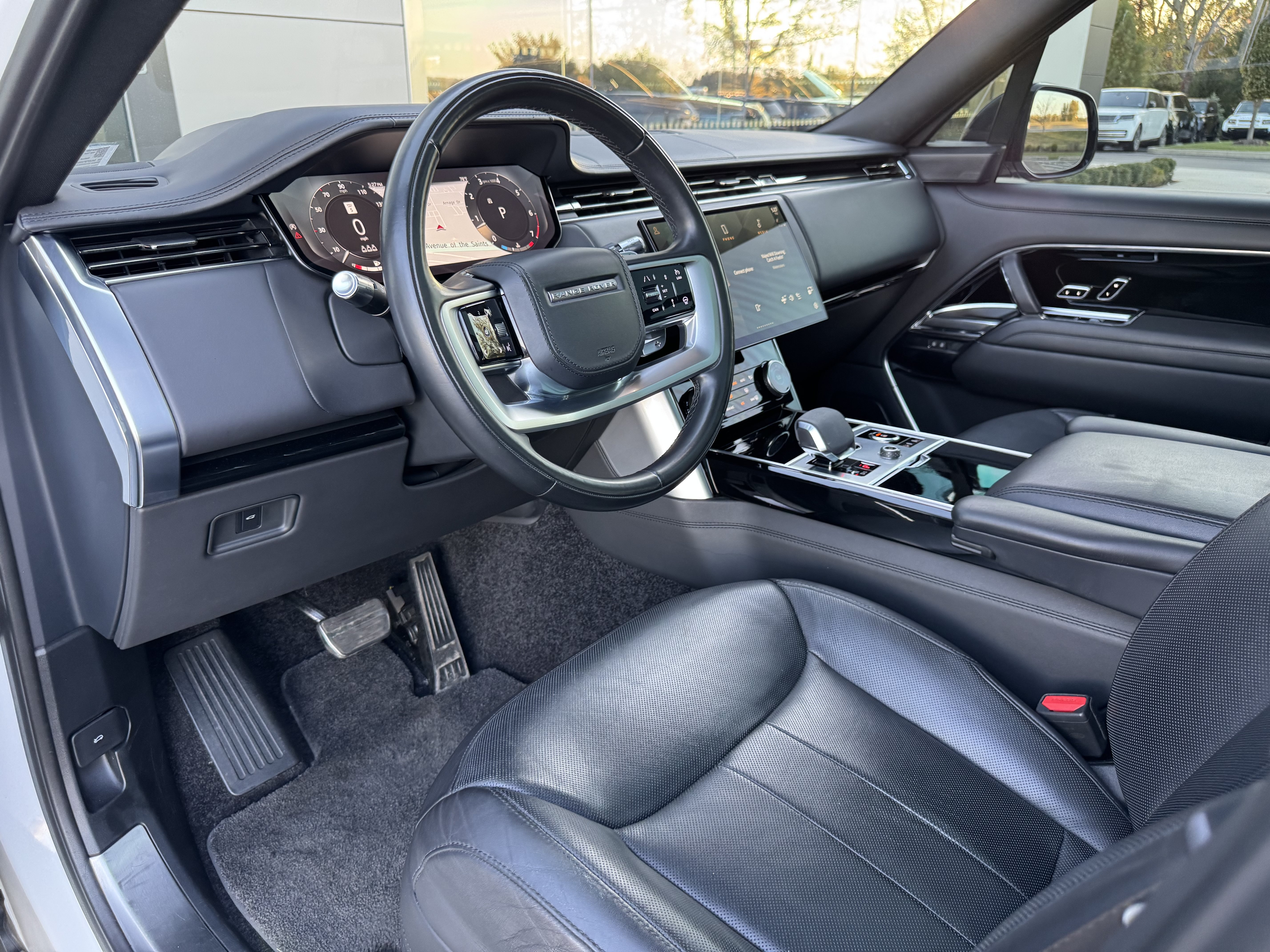 Used 2022 Land Rover Range Rover SE AWD/4WD image 12