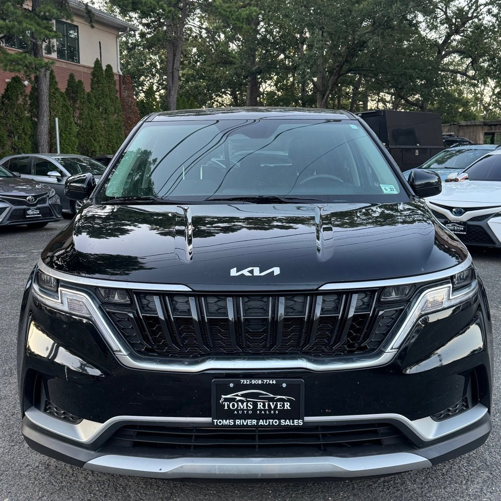 Used 2022 Kia Carnival LX