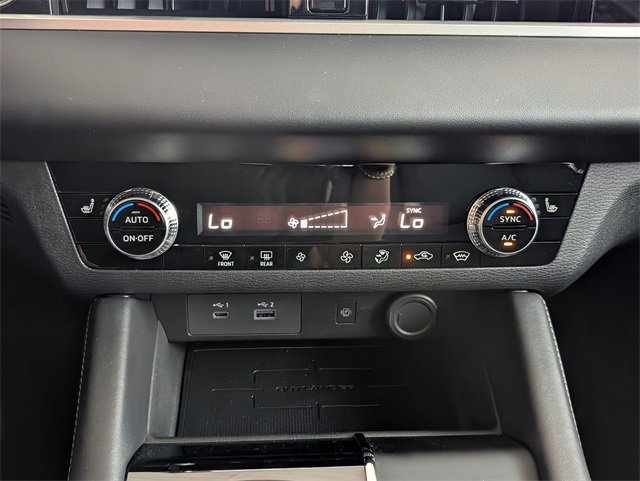 New 2025 Mitsubishi Outlander SE image 23