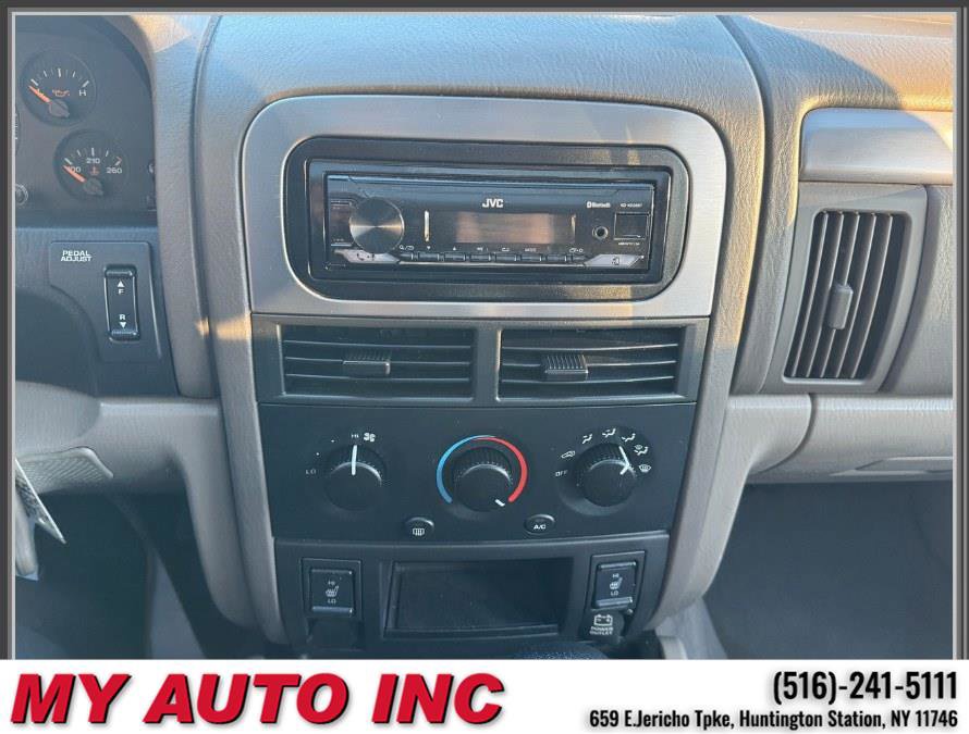 Used 2004 Jeep Grand Cherokee Laredo w/ Cold Weather Group image 16