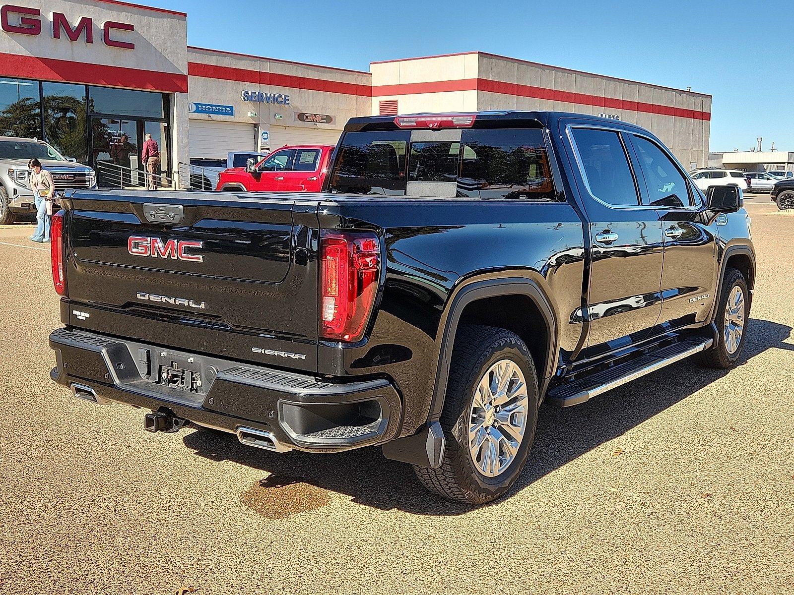 Used 2024 GMC Sierra 1500 Denali w/ Technology Package image 4