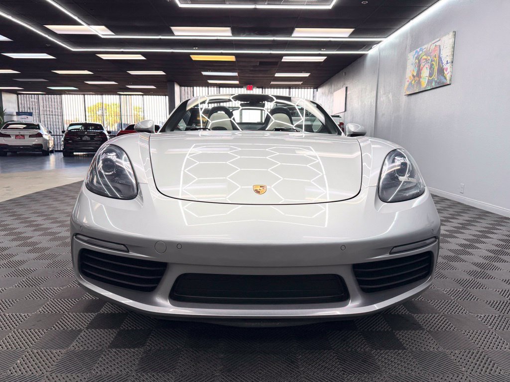 Used 2018 Porsche 718 Boxster RWD image 4