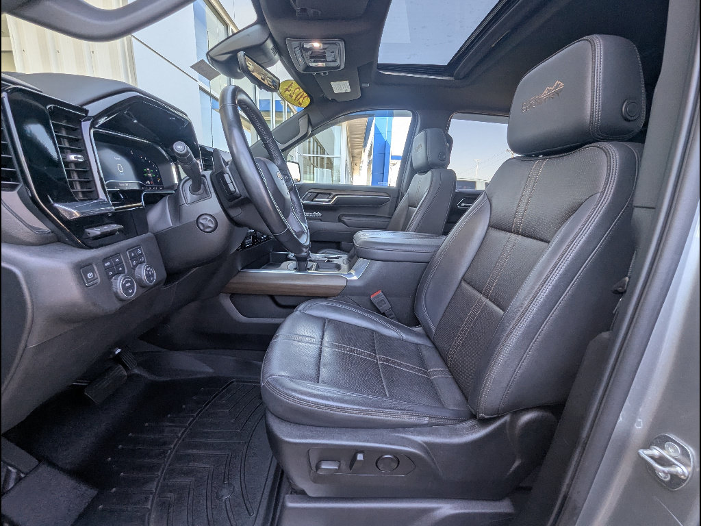 Used 2024 Chevrolet Silverado 1500 High Country w/ Technology Package AWD/4WD image 21